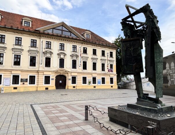 Bibiana a pamatnik Holokaustu